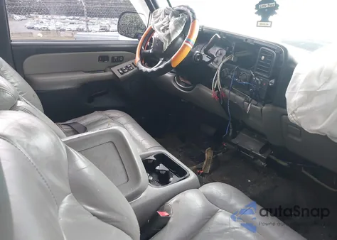 2001 Chevrolet Tahoe K1500 from USA, damaged, VIN 1GNEK13T11R179438